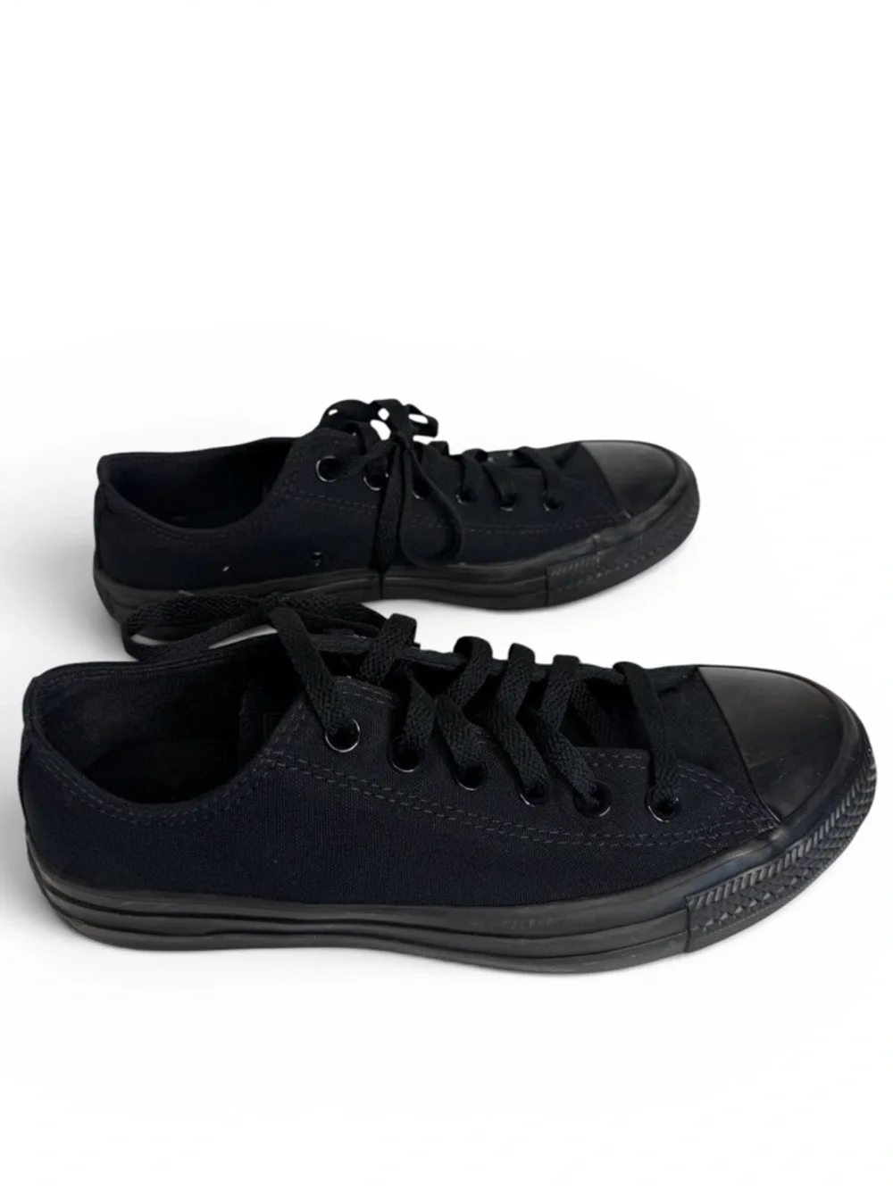 Converse All Black Low Top Sneakers Unisex Mens Size 6 Womens size 8 Monochrome - Picture 4 of 6